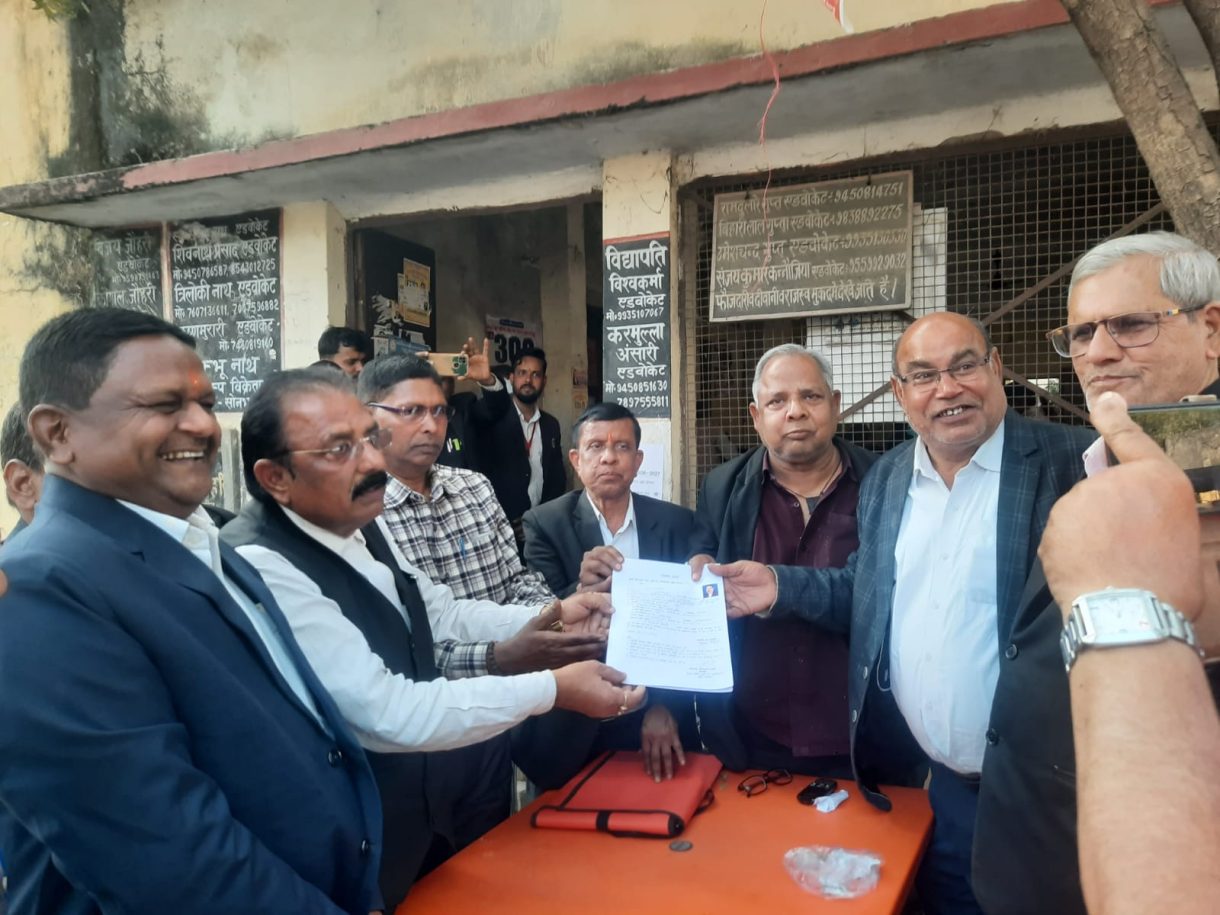 दुद्धी बार एसोसिएशन चुनाव नामांकन प्रक्रिया के समापन पर प्रमुख पदों पर दिग्गजों ने दाखिल किए नामांकन पत्र