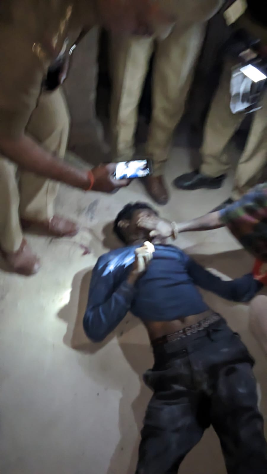 सोनभद्र में टीबी की बीमारी से तंग आकर युवक ने फंदा लगाकर की आत्महत्या, ओबरा इलाके में सनसनी