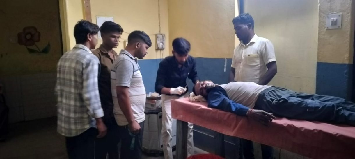 जपला रोड पर बाइक के टक्कर से शंखलाल गंभीर रूप से घायल, सीएचसी दुद्धी में इलाज जारी