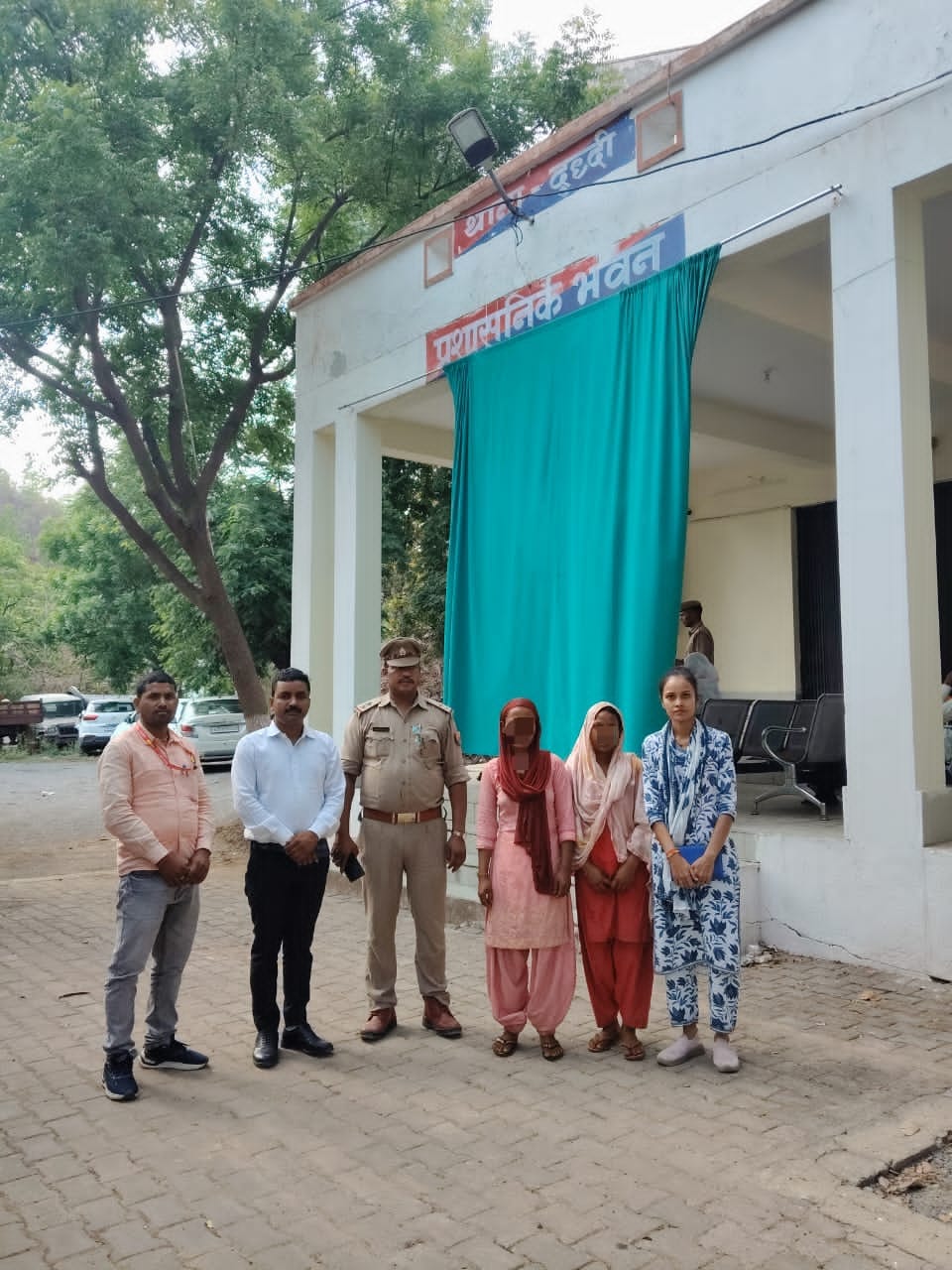 दुद्धी में दो नाबालिक पुत्रीयो की रचाई जा रही थी शादी चाईल्ड हेल्प लाइन की सतर्कता से रुका मासूमो का बाल विवाह- सुधा गिरी