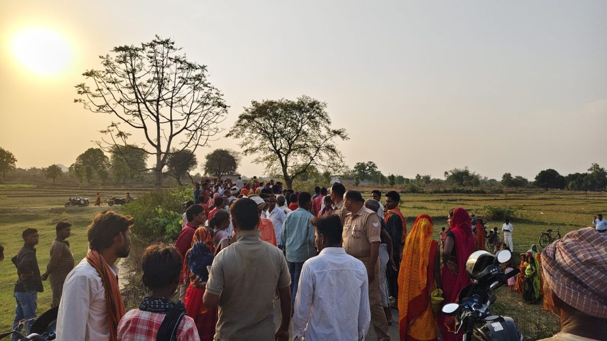 मोबाइल विवाद के बाद महिला ने कुएं में कूदकर दी जान, 3 घंटे की मशक्कत के बाद निकाला गया शव